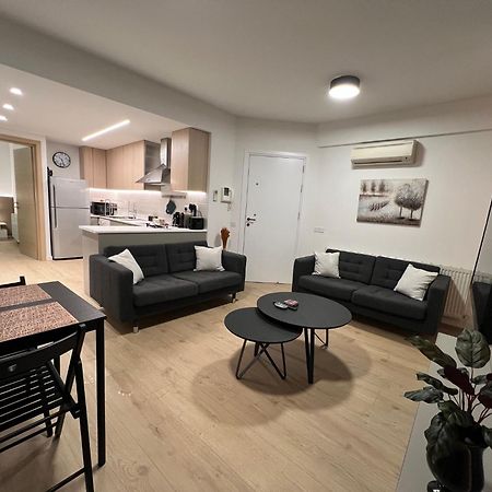 Daniela'S Modern Apartment Strovolos エクステリア 写真