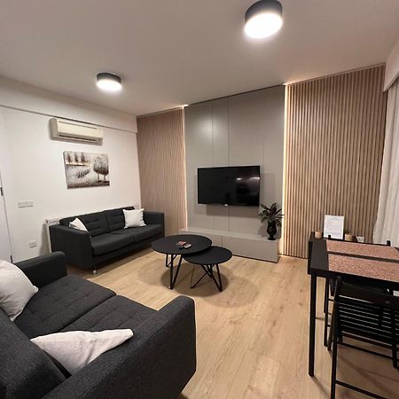 Daniela'S Modern Apartment Strovolos エクステリア 写真