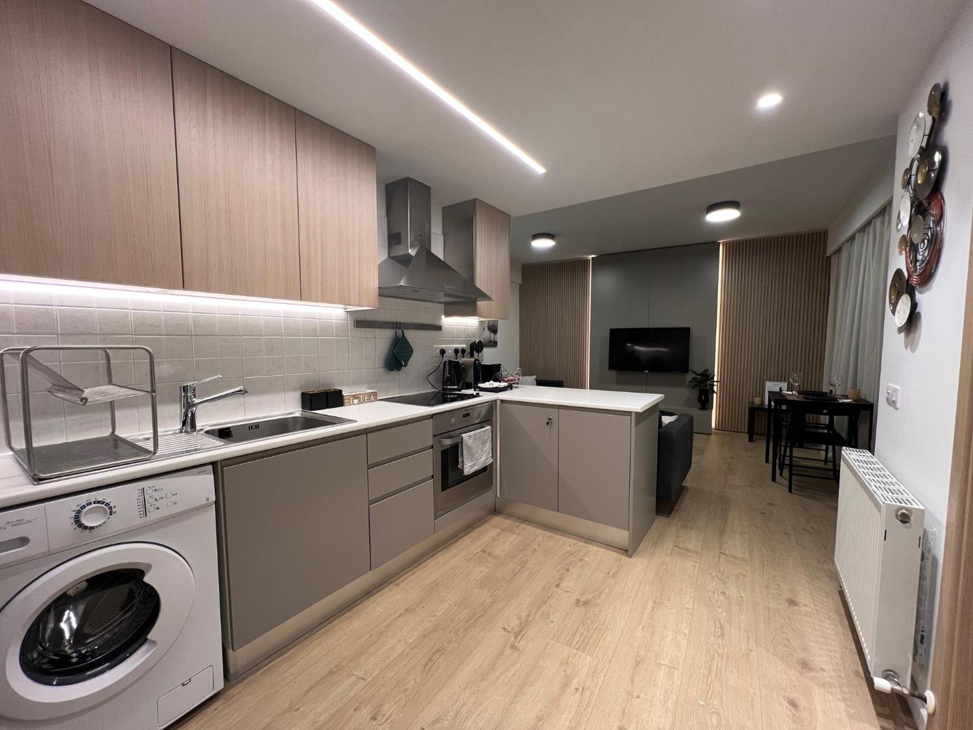Daniela'S Modern Apartment Strovolos エクステリア 写真